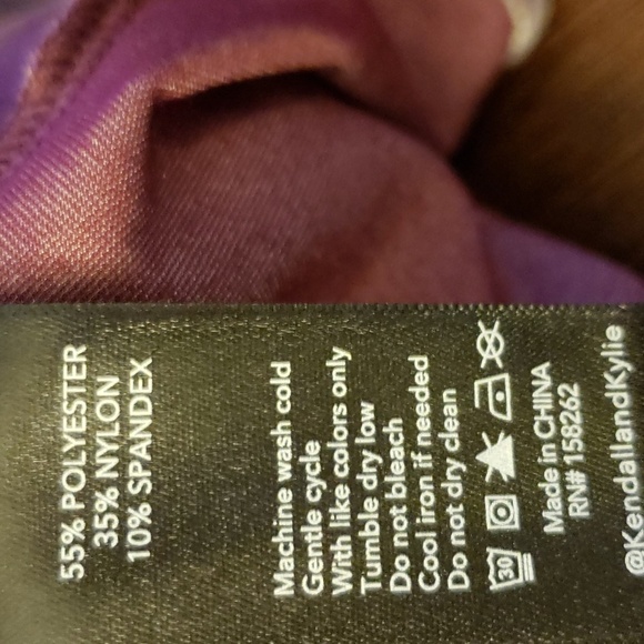 KENDALL + KYLIE l Twist Strap Tank in Granite and Cherry Size Small - Picture 8 of 11